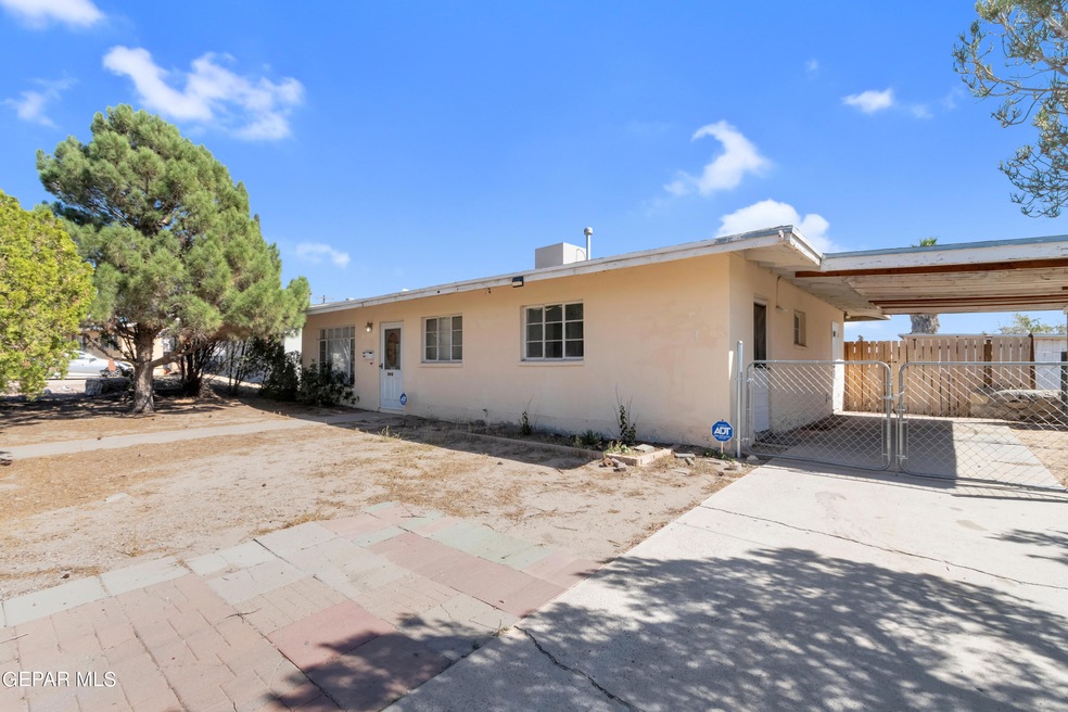 7610 Alpine Dr, El Paso, TX 79915 - photo 1