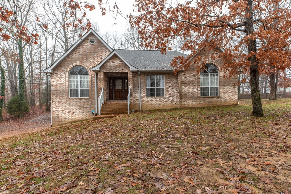 105 Edgewood Place, Dickson, TN 37055 - photo 1