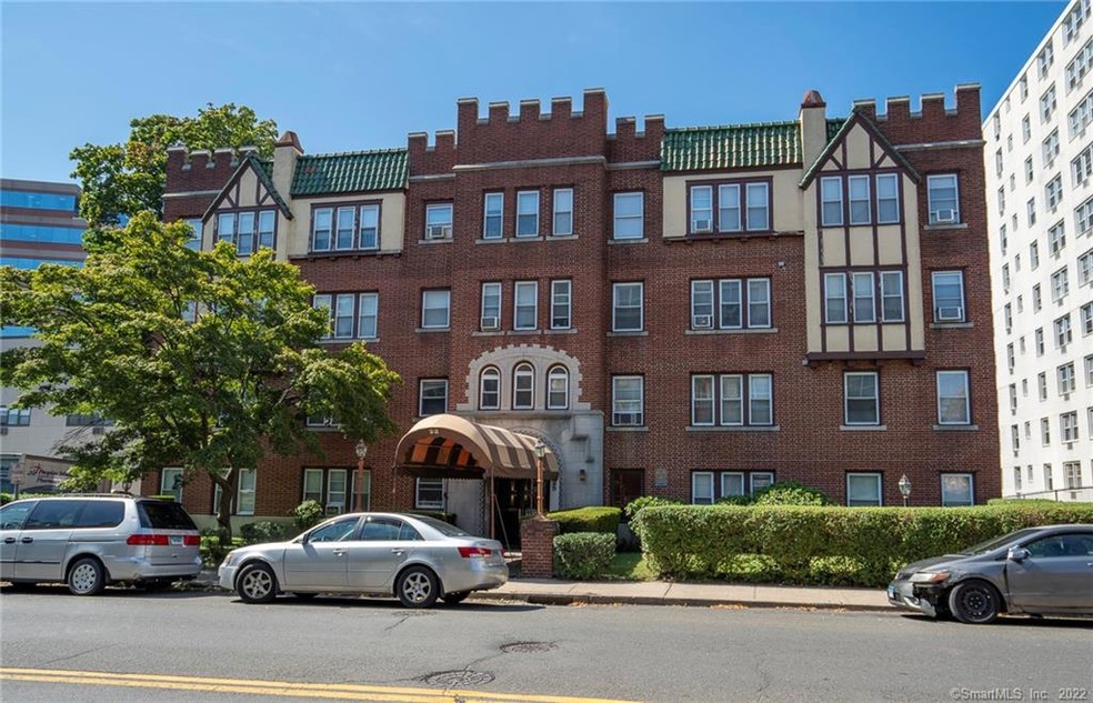 Glenbrook Road Condominiums unit 402, Stamford, CT 06902 - photo 1