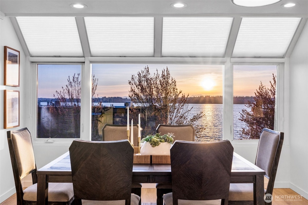 818 Lake St S unit 818, Kirkland, WA 98033 - photo 1