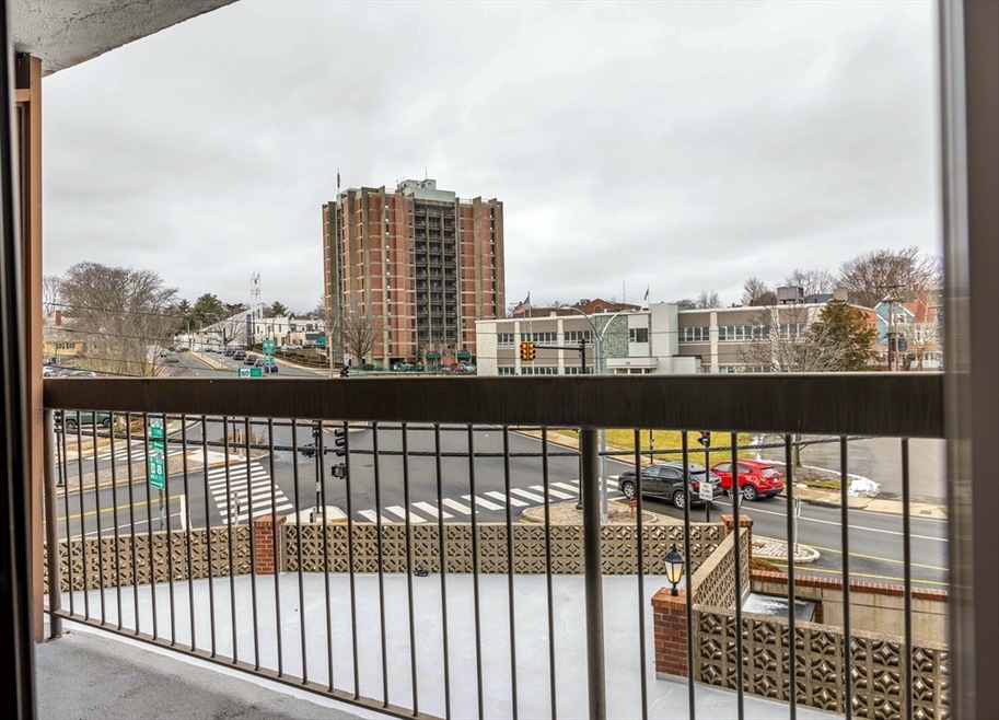 47 Mystic St unit 2D, Arlington, MA 02474 - photo 1