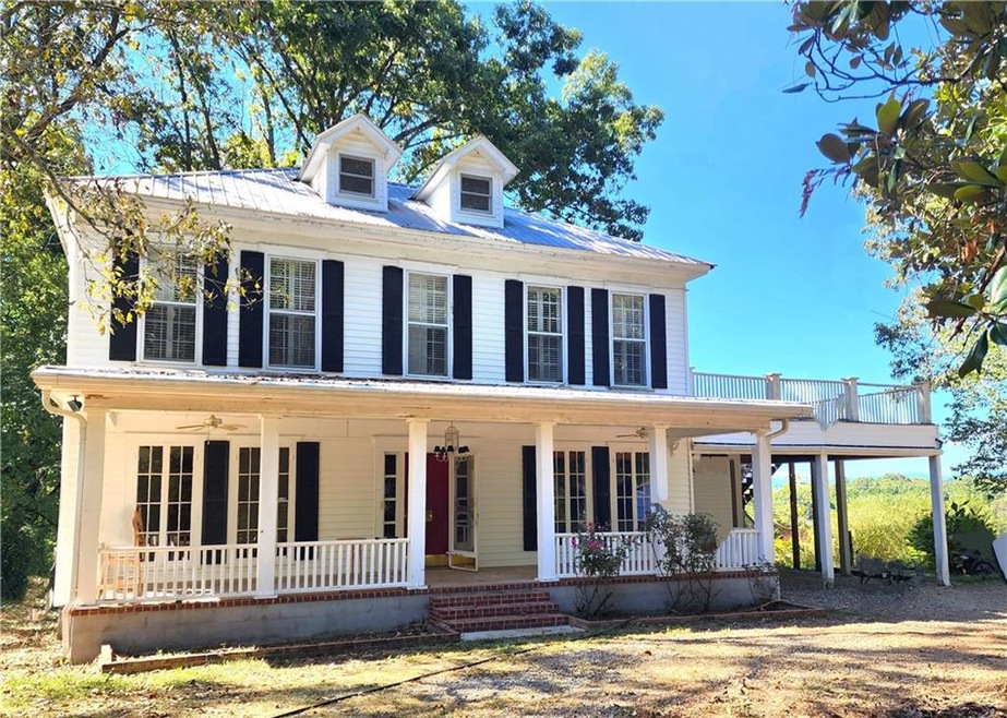 1906 Farmhouse