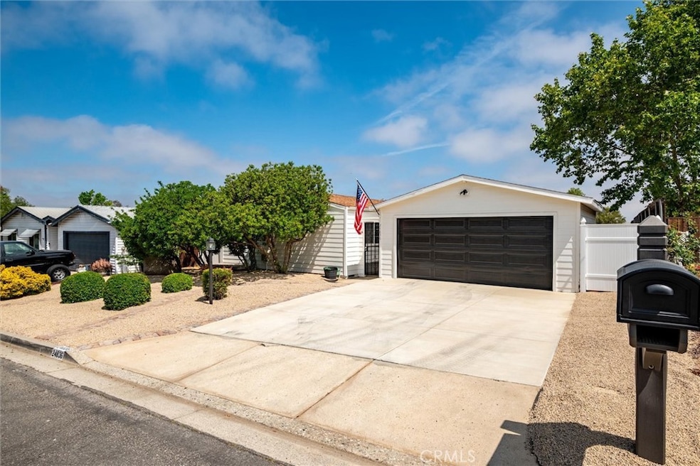 24836 Split Rail Rd, Wildomar, CA 92595 - photo 1