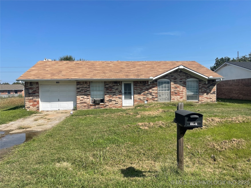 1702 Smith St, Durant, OK 74701 - photo 1