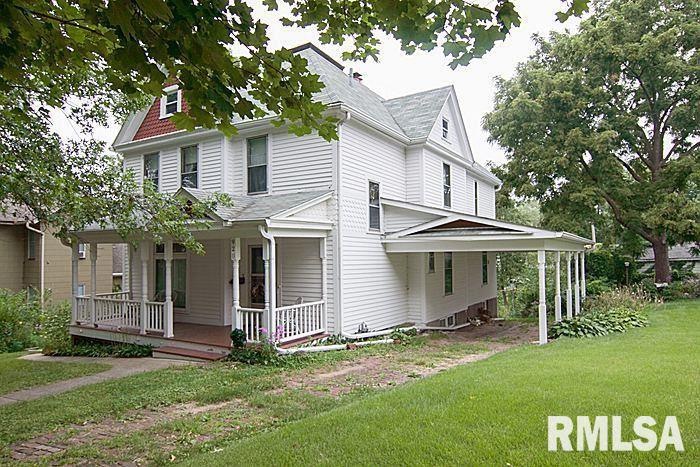 920 Bridge Ave, Davenport, IA 52803 - photo 1