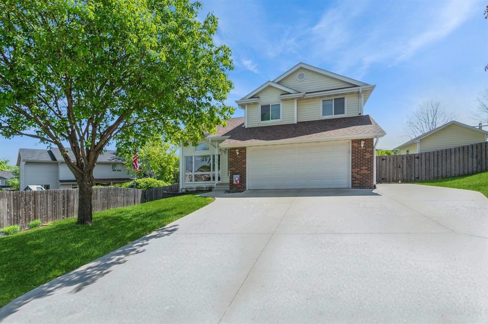 1249 NW 108th Cir, Clive, IA 50325 - photo 1