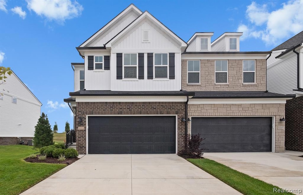 5569 E Spaniel Dr, Ann Arbor, MI 48108 - photo 1