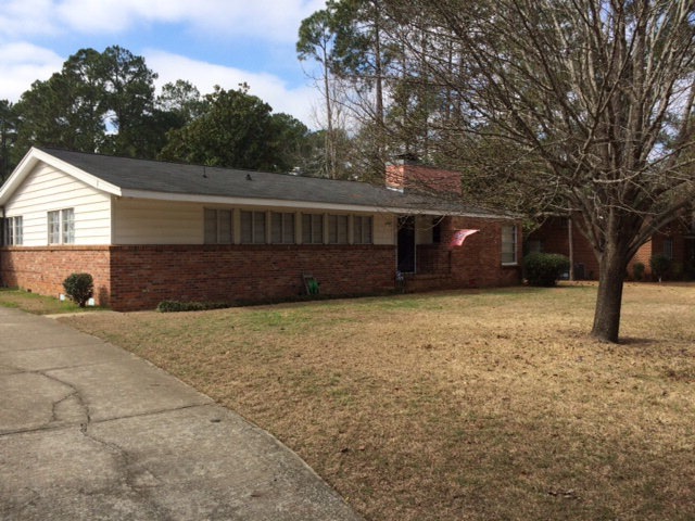 1144 Benjamin Ave, Albany, GA 31707 - photo 1