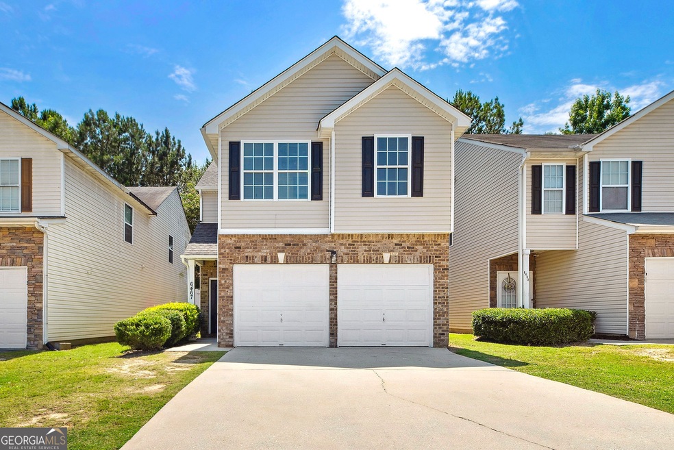 View of front featuring a two car garage