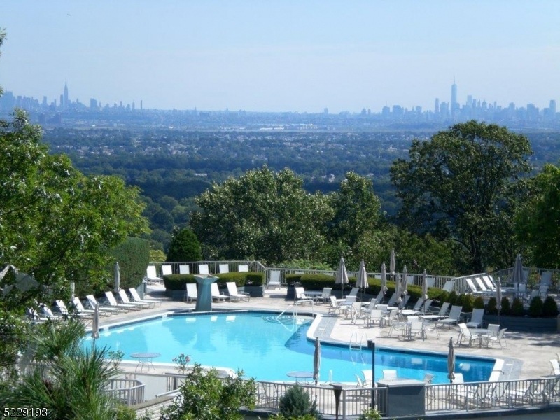 1 Claridge Dr unit 323, Verona, NJ 07044 - photo 1