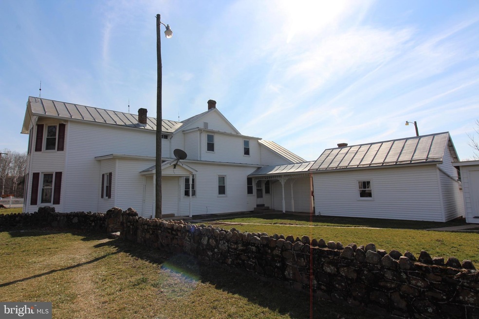 18947 Senedo Rd unit 4, Edinburg, VA 22824 - photo 1