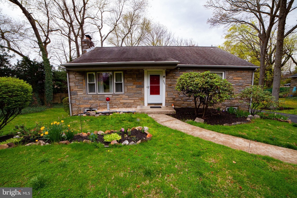 203 S Providence Rd, Wallingford, PA 19086 - photo 1