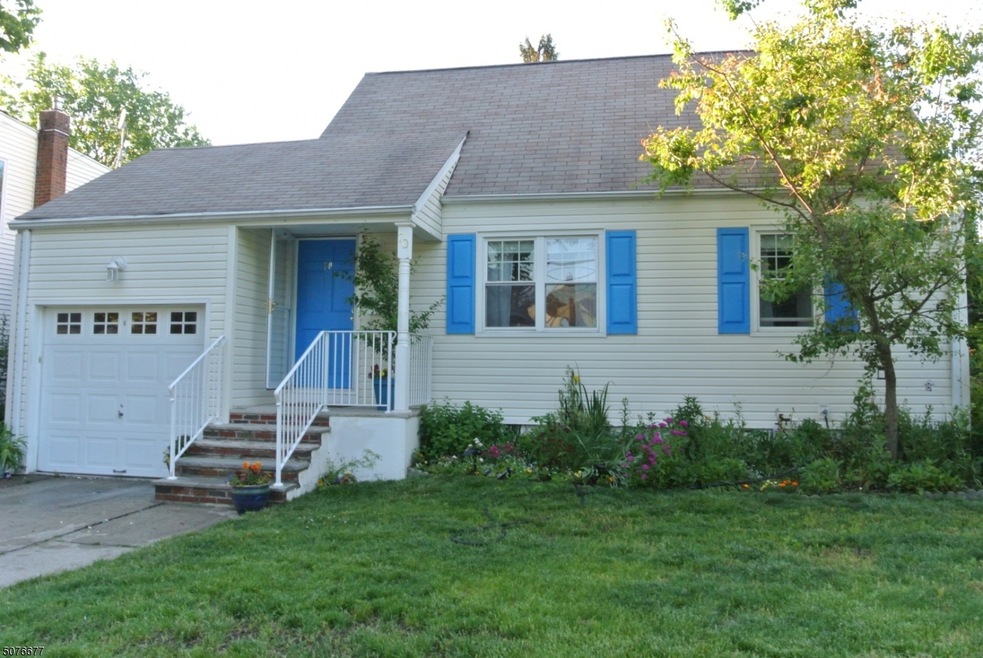 70 Hamilton Ave, Dumont, NJ 07628 - photo 1