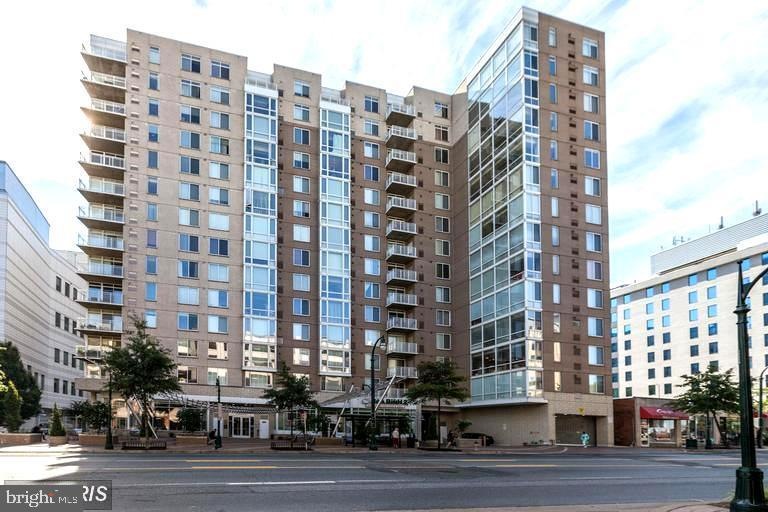 The Crescent unit 905, Silver Spring, MD 20910 - photo 1