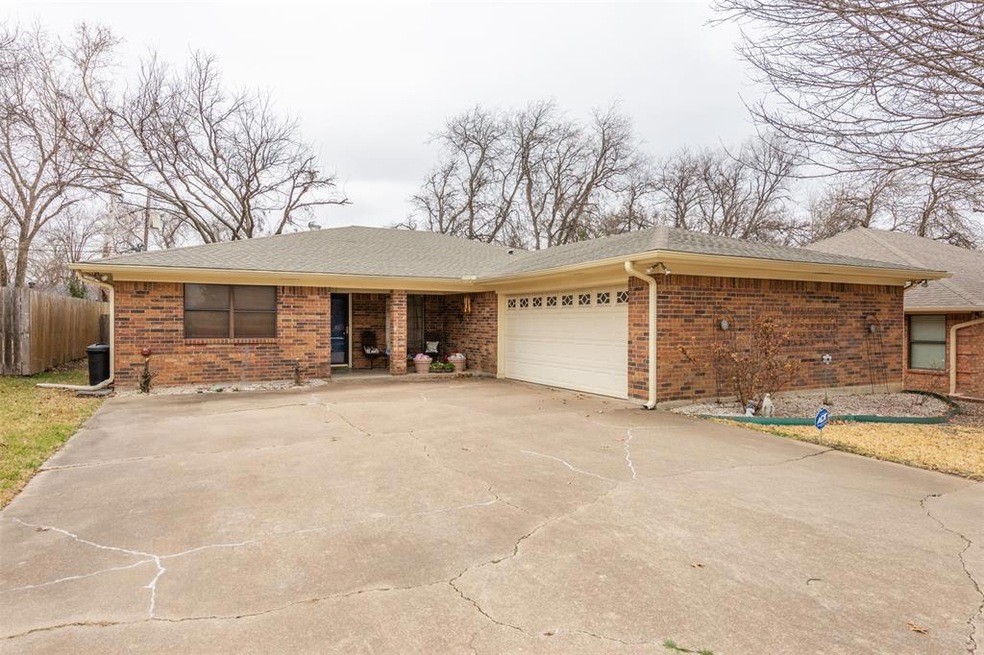 412 Grant Cir, Fort Worth, TX 76108 - photo 1