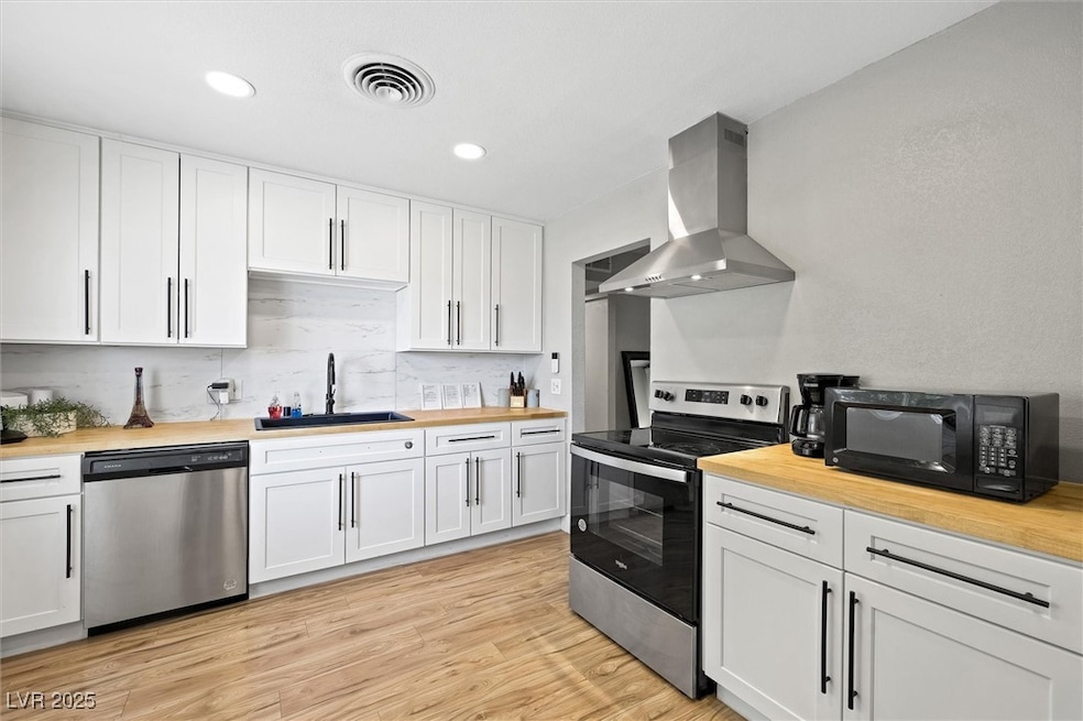 1904 Hart Ave, North Las Vegas, NV 89032 - photo 1