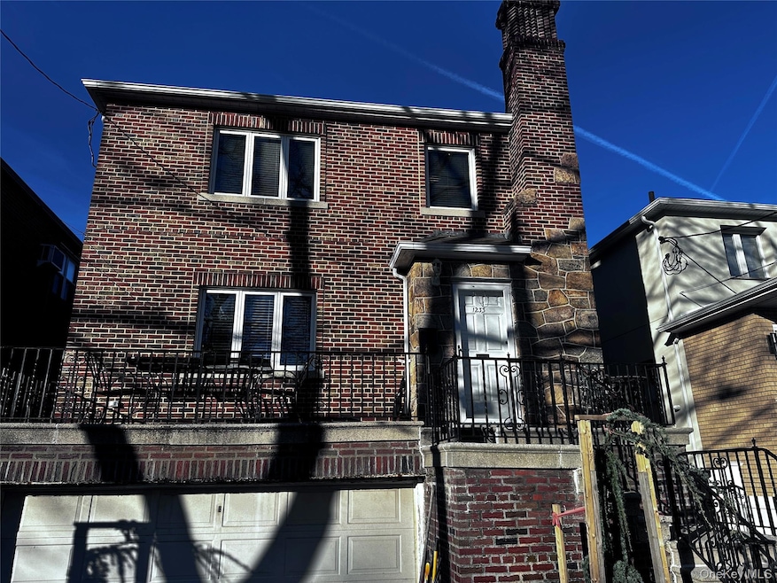 1233 Lydig Ave unit 1st fl, Bronx, NY 10461 - photo 1