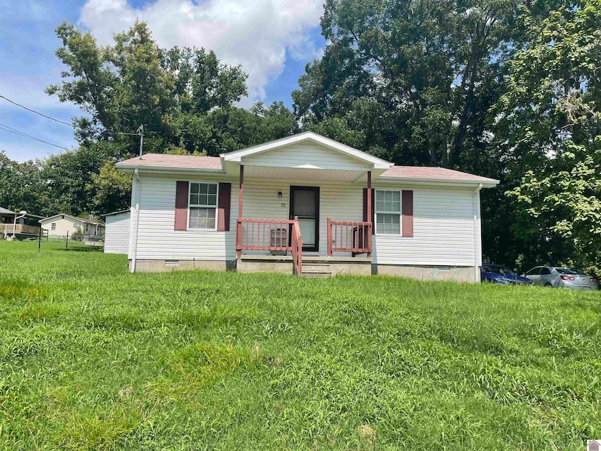 70 Madison St, Cadiz, KY 42211 - photo 1