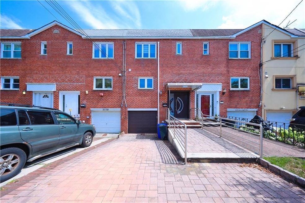 Sold $910,000 • Co-Listing Agent