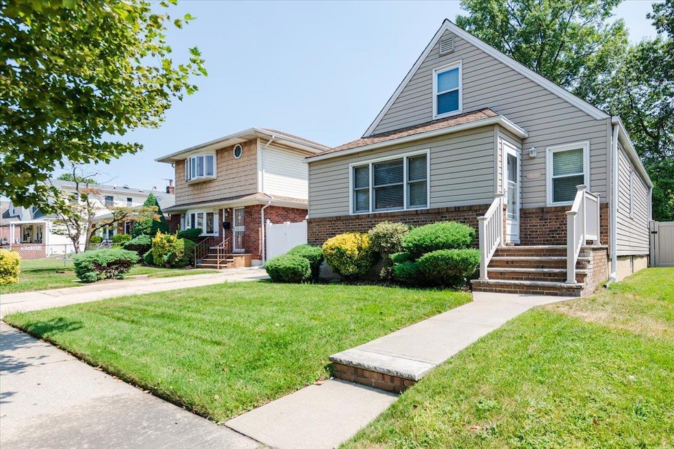 8049 260th St, Glen Oaks, NY 11004 - photo 1