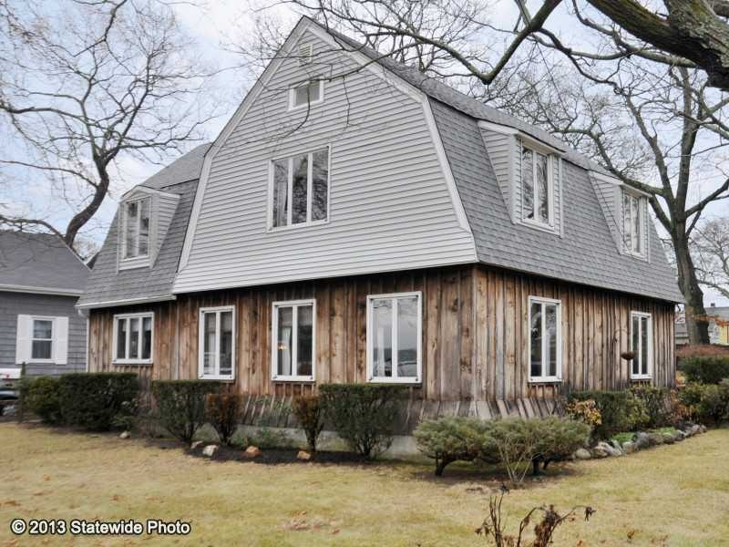 278 Sea View Dr, Warwick, RI 02889 - photo 1