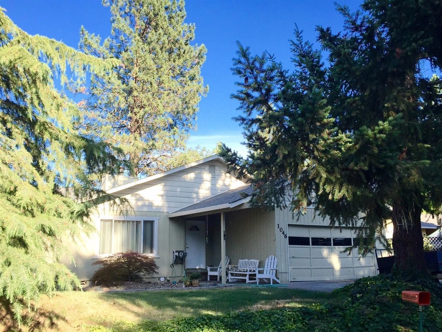 1046 Mayfair Ln, Grants Pass, OR 97527 - photo 1