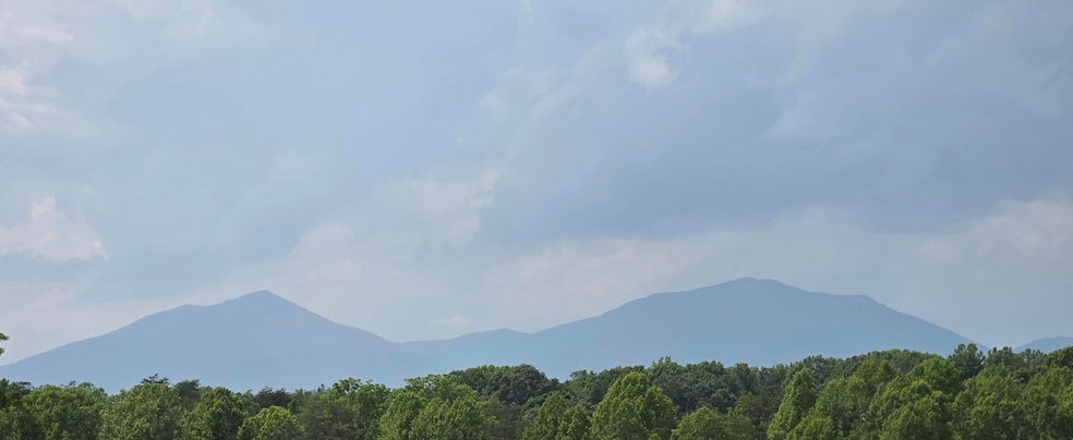Pending $199,900 • Co-Listing Agent