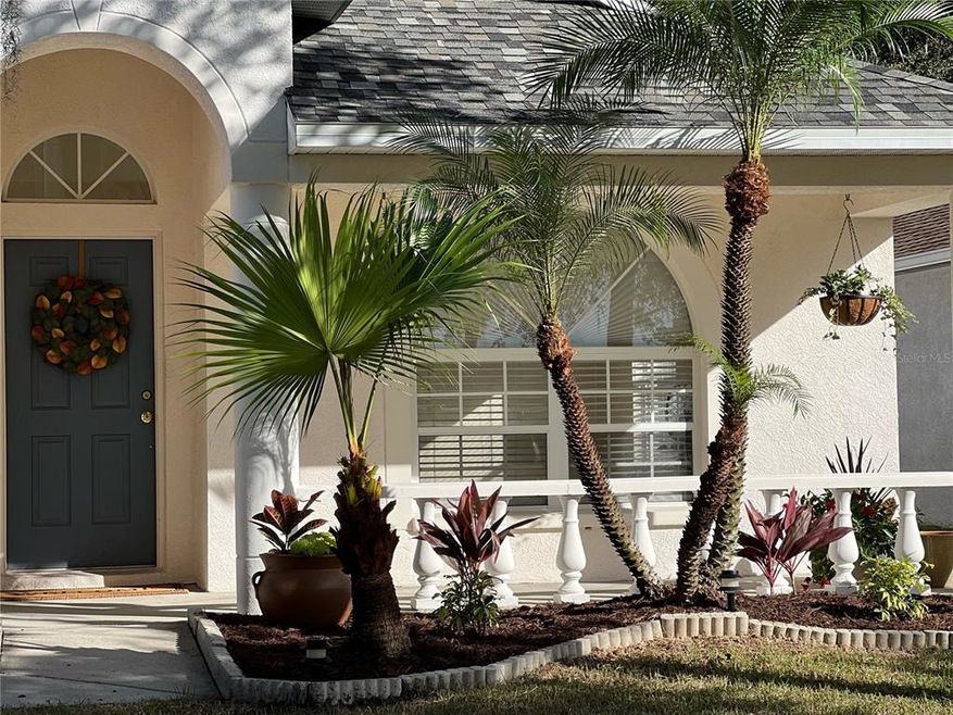 Pretty front porch!