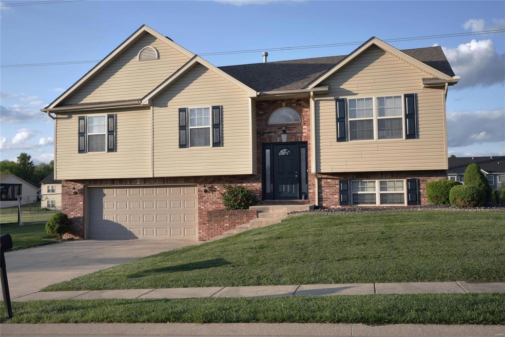 2405 Calico Ln, Maryville, IL 62062 - photo 1