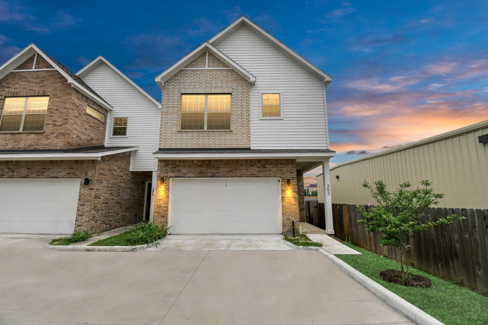 5413 Iconic Ln, Houston, TX 77091 - photo 1