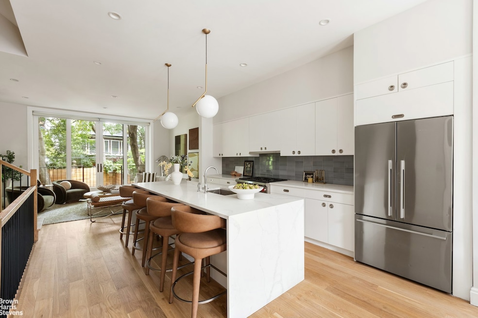 Sold $5,850,000 • Co-Listing Agent