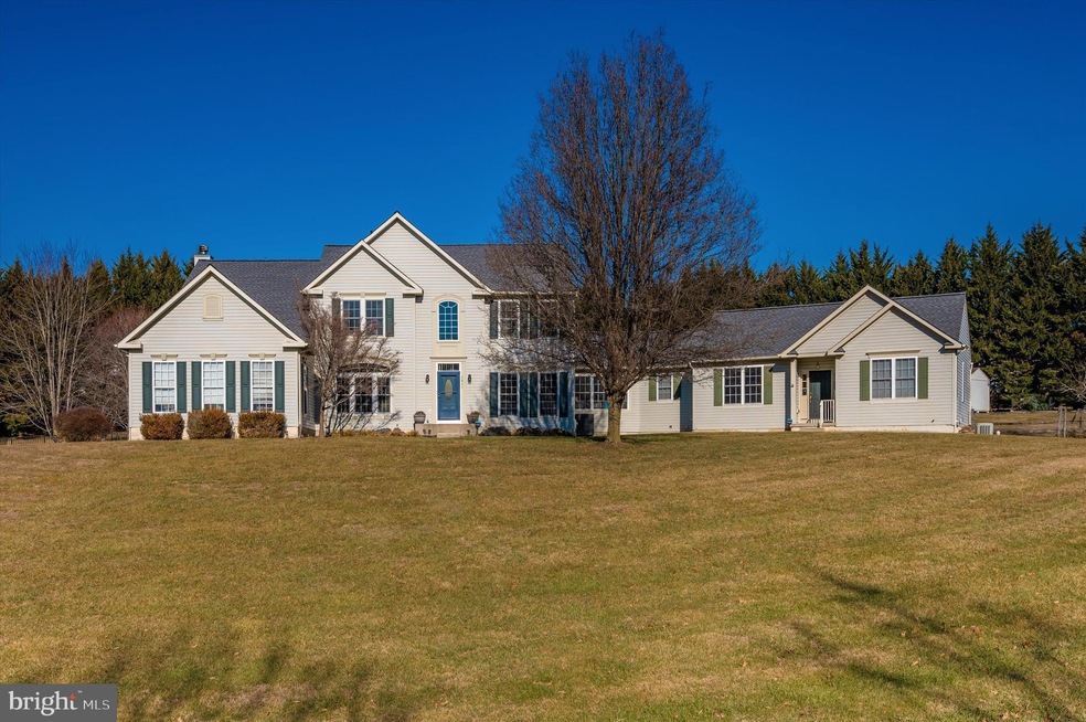 5611 Breckenridge Ct, Sykesville, MD 21784 - photo 1