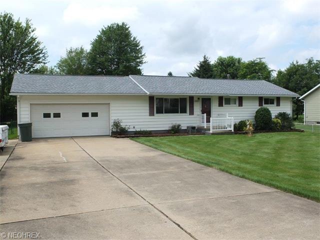 Convenient 1 floor living in this 3 bedroom, 2 ful