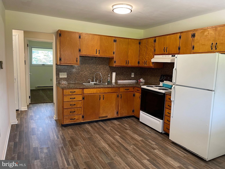 166 S Lime St unit 3, Quarryville, PA 17566 - photo 1