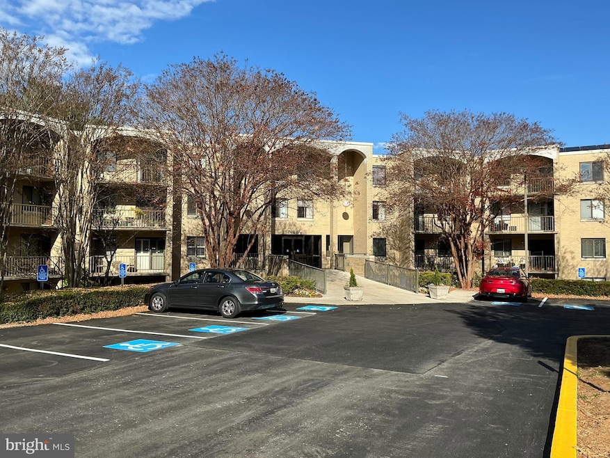 7425 Democracy Blvd unit 310, Bethesda, MD 20817 - photo 1