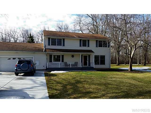 Exterior Front. Welcome home to this wonderful pea