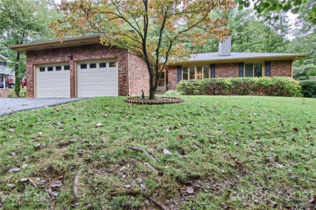 Brand new Garage Doors in this Attractive Solid Brick- Ranch Style Home