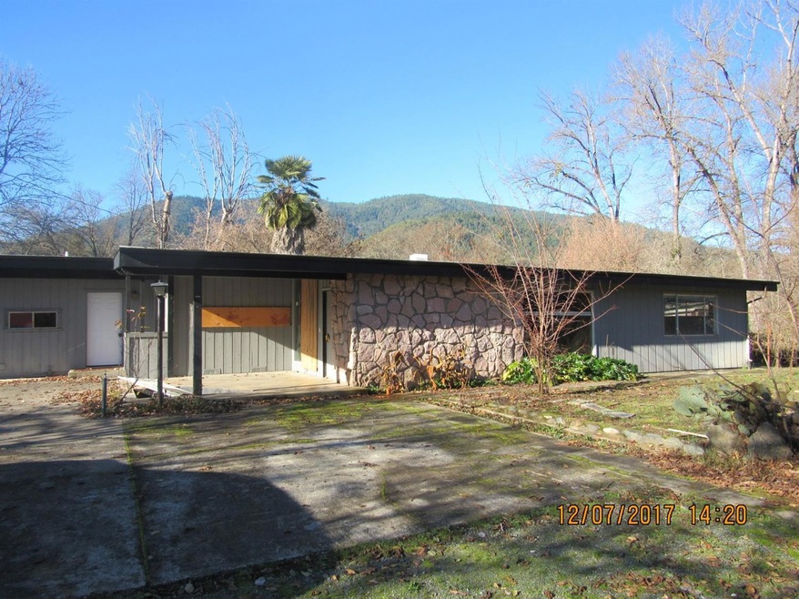 401 Berglund St, Rogue River, OR 97537 - photo 1