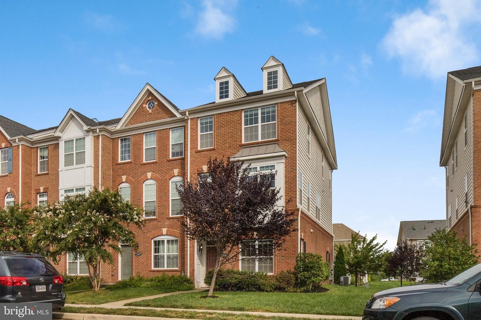 23083 Weybridge Square, Ashburn, VA 20148 - photo 1