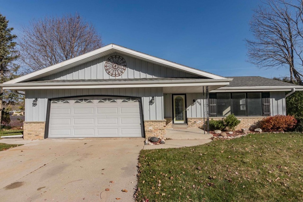 606 Cabrini Cir