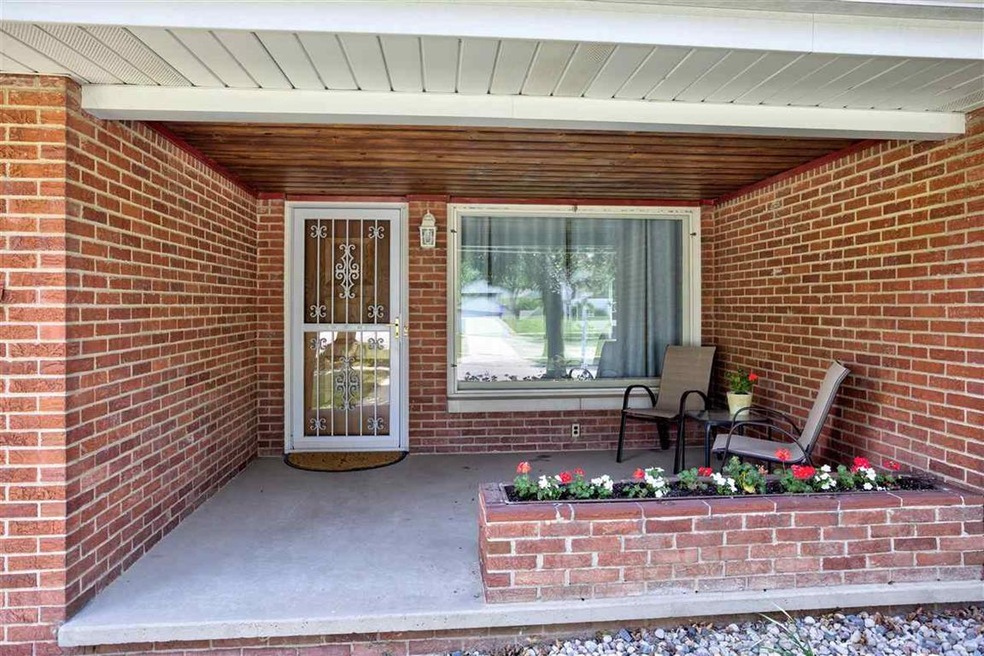 1506 N Mason St, Appleton, WI 54914 - photo 1