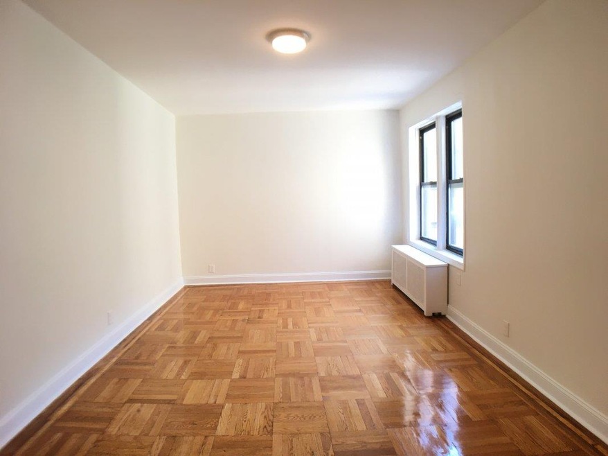 213 Bennett Ave unit 2K, New York, NY 10040 - photo 1