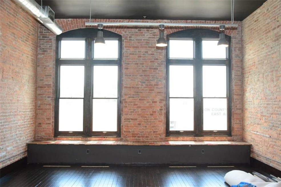 114 E Jefferson St, Franklin, IN 46131 - photo 1