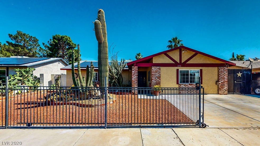 Free standing fence with sliding gate to enclose f