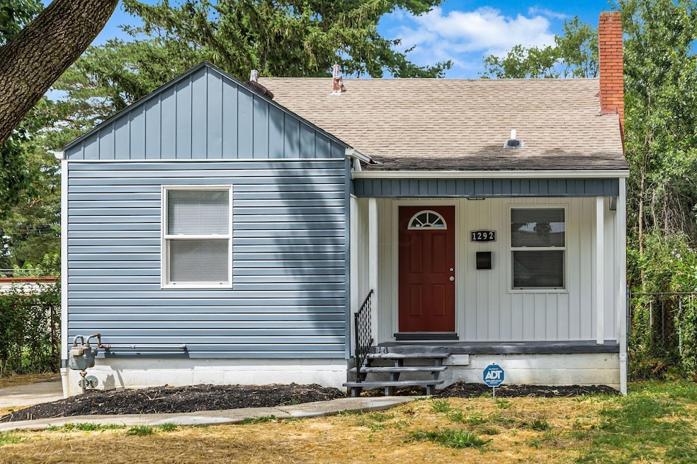 002_1292 Loretta Ave-093-Edit