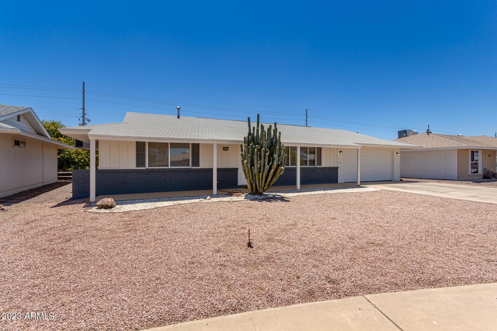 10111 W Deanita Ln, Sun City, AZ 85351 - photo 1