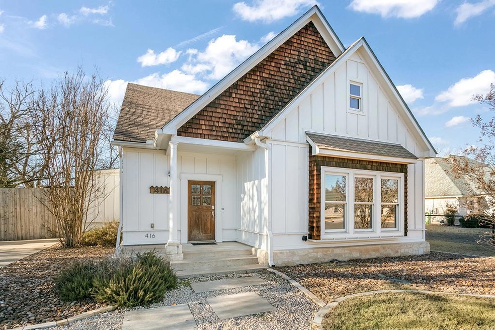 416 N Acorn St, Fredericksburg, TX 78624 - photo 1