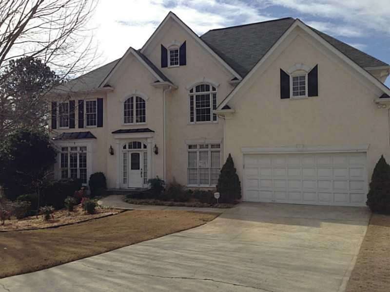 Exterior Front. VERY PEACEFUL LAKE FRONT HOUSE