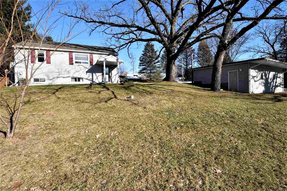 1710 W Happy Hollow Rd, Janesville, WI 53546 - photo 1