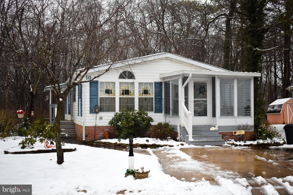 10 Hazeltop Dr, Sicklerville, NJ 08081 - photo 1